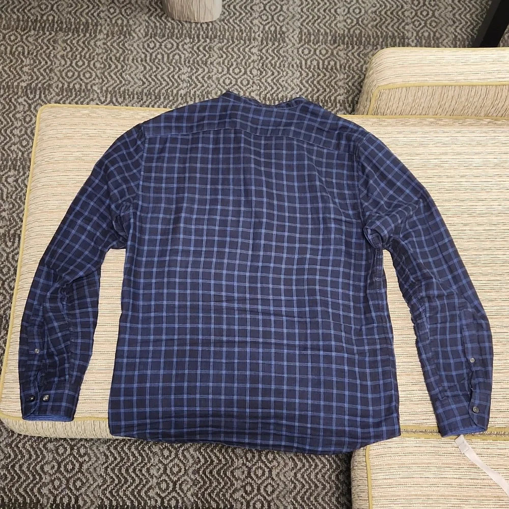 Banana Republic Untucked Plaid Shirt - Large